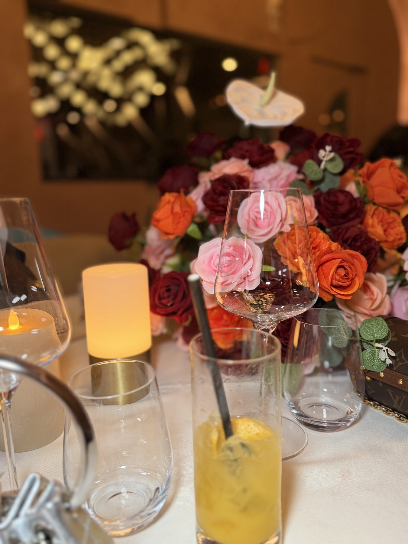 Roses and candlelight styling detail