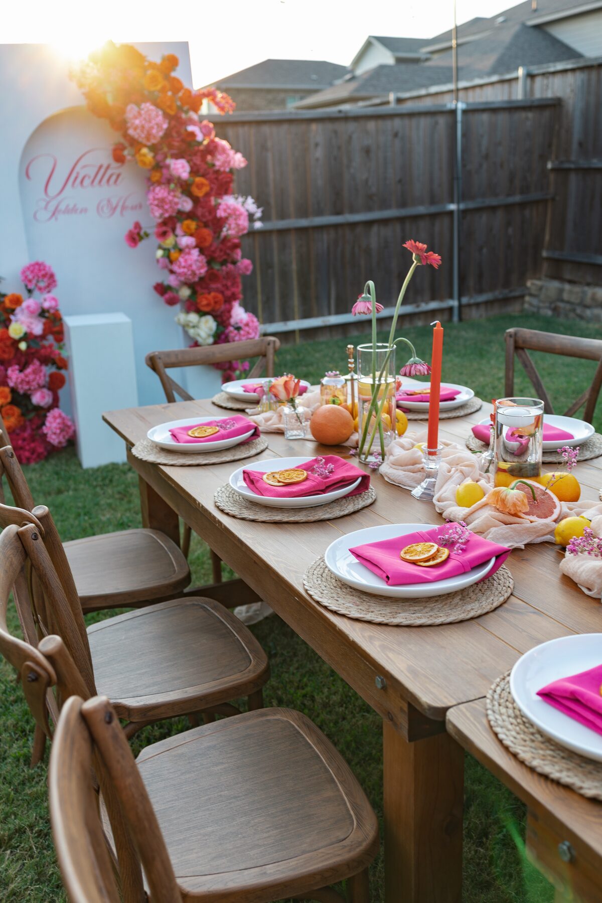 Citrus and floral place setting detail
